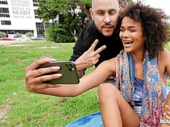 素人, フェラチオ, バック, 黒人, 異人種間, アウトドア, ガリガリ, オッパイの