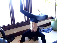 Брюнетки, Женщины, Пальцем, Хд, На природе, Соло, Игрушки