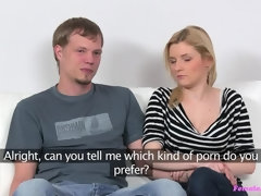 Amateur, Sucer une bite, Tromperie, Couple, En levrette, Doigter, Léchez, Bureau