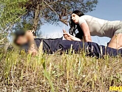 18, デカ尻, フェラチオ, なめる, 自然山雀, アウトドア, ティーン, オッパイの