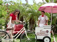 Cul, Nana, Sucer une bite, Nourriture, Hard, Seins naturels, De plein air, Chatte