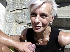 Grote lul, Fetisj, Handbeurt, Hd, Rijpe lesbienne, Buiten, Openbaar, Slet