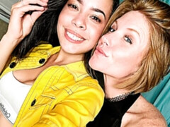 Blondine, Küssen, Lecken, Masturbation, Milf, Muschi, Strümpfe, Entkleiden