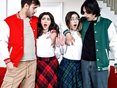 18 jaar, Grote kont, Grote lul, Pijpbeurt, Kwartet, Natuurlijke tieten, Tiener, Tieten likken