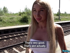 Leie, Arsch, Blasen, Braunhaarige, Spermaladung, Europäisch, Im freien, Öffentlich