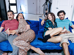 18 jahre, Grosse titten, Braunhaarige, Hundestellung, Kleid, Rasiert, Jungendliche (18+), Frauentausch