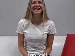 Tussi, Grosse titten, Blondine, Betrug, Aufs gesicht abspritzen, Oma, Hardcore