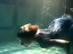 Tetas grandes, Hembra, Piscina, Coño, Ducha, Solo, Adolescente, Apretado