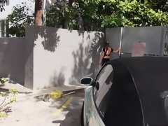 Amateur, Sucer une bite, Brunette brune, Plantureuse, Voiture, Faciale, Seins naturels, Chevaucher