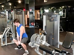 18 ans, Sucer une bite, Gorge profonde, En levrette, Branlette thaïlandaise, Hd, Muscle, Chevaucher