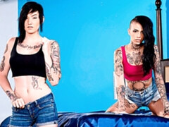 フェラチオ, 茶髪の, バック, 女 人男 人, 手コキする, 下着, タトゥー, ティーン