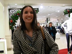 Крупный план, Платье, Экстремальный секс, Большие дырки, Каблуки, Мастурбация, Оргазм, На публике