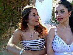 Брюнетки, Латиноамериканки, Между сисек