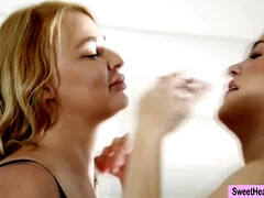 18, デカパイ, Hd, レズビアン, 下着, オナニー, 剃毛, ティーン