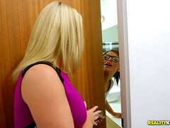 アメリカ人, お尻, 舐める尻, フェラチオ, 茶髪の, チン, 眼鏡, おもらし