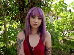 Noire, Sucer une bite, Tir de sperme, Gorge profonde, Petite femme, Piercing, Pov, Public