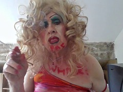 Enthousiasteling, Bondage discipline sadomasochisme, Travestiet, Homo, Hardcore, Roken, Alleen, Speelgoed
