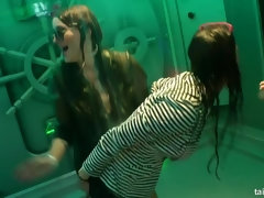 Блондинки, Минет, В одежде, Куколка, Секс без цензуры, Оргии, Сосущие, Влажная