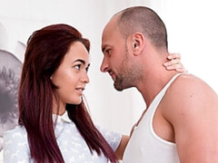 Chambre à dormir, Grosse bite, Sucer une bite, En levrette, Rousse roux, Maigrichonne, Adolescente, Nénés