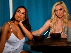 Grote mammen, Bruinharig, Vingeren, Harig, Zoenen, Lesbisch, Kut duiken, Strippen