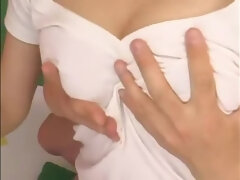 Grosse titten, Blasen, Dildo, Aufs gesicht abspritzen, Japanische massage, Flotter dreier, Spielzeuge