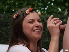 Wohlbeleibte schöne frauen, Grosse titten, Blasen, Hundestellung, Handjob, Milf, Natürlichen titten, Im freien