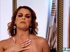 Plantureuse, Fille latino, Masturbation, Mature, Mère que j'aimerais baiser, Seins naturels, Rousse roux, Solo