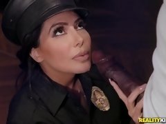 Schwarz, Blasen, Kehlenfick, Interrassisch, Lecken, Polizei, Muschi, Reiten