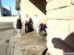 Grote kont, Pijpbeurt, Bruinharig, Sperma shot, Sperma in gezicht, Handbeurt, Hardcore, Orgie