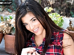 18 ans, Amateur, Gros cul, Gros seins, Doigter, Masturbation, Solo, Dénudage