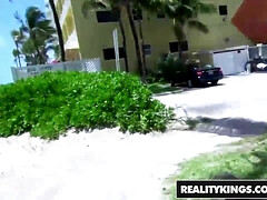 Blonde, Brunette brune, Femme couguar, Embrassement, Lesbienne, Chatte, Réalité, Chaussettes