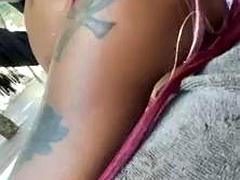 Zwart, Zwart, Moeder die ik wil neuken