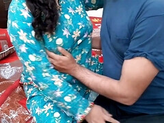 Leie, Tussi, Braunhaarige, Hardcore, Indisch, Natürlichen titten, Büro, Titten