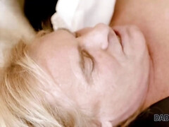 Amateur, Nana, Blonde, Sucer une bite, Papa, Léchez, Petite femme, Adolescente