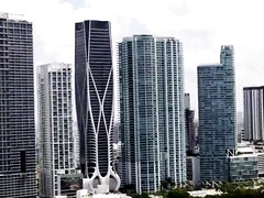 デカ尻, デカパイ, フェラチオ, ぽちゃ, イく瞬間, バック, 異人種間, 自然山雀