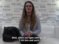 Morena, Checa, Gafas, Tetas naturales