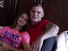 ベッドルーム, デカチン, フェラチオ, イく瞬間, バック, 自然山雀, ティーン, オッパイの