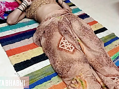 Sucer une bite, Éjaculation interne, Fait maison, Indienne, Chatte, Belle mère, Suçant, Épouse