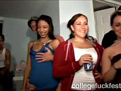 Noire, Noir ébène, Public, Nénés