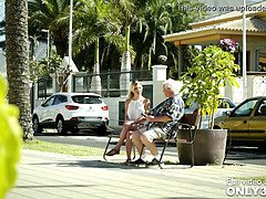 Sexo duro, Lamidas, Al aire libre, Público, Gritar, Tatuaje, Adolescente, Puta