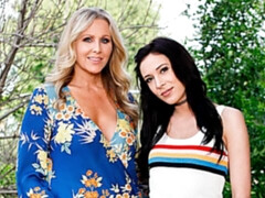 Blondine, Braunhaarige, Fingern, Küssen, Lesbisch, Lecken, Masturbation, Titten