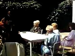 Grote mammen, Blond, Pijpbeurt, Tieten likken, Oud