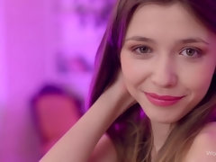 En levrette, Doigter, Branlette thaïlandaise, Léchez, Masturbation, Chatte, Rasée, Adolescente