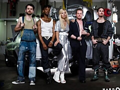 Grote kont, Grote lul, Grote mammen, Blond, Pijpbeurt, Auto, Hondjeshouding, Groepseks