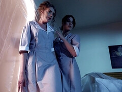 Cuarto de baño, Tetas grandes, Lesbiana, Perforación, Coño, Pelirrojo, Alto, Uniforme