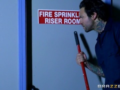 Большие сиськи, Брюнетки, Реалити, Игрушки, Униформа