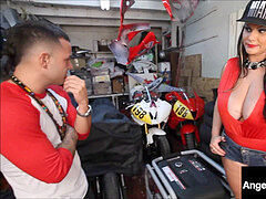 Belle grosse femme bgf, Gros cul, Sucer une bite, Brunette brune, Rondelette, Énorme, De plein air, Nénés