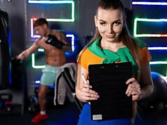 Grosser arsch, Grosser schwanz, Blasen, Braunhaarige, Hundestellung, Natürlichen titten, Schüchtern, Jungendliche (18+)