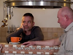 18 летние, Блондинки, Папочка, Хд, Русские, Сыновья, Молоденькие, Сиськи