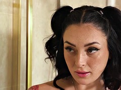 美女, 足, 足フェチ, 手コキする, マッサージ, オイル, 現実, タトゥー